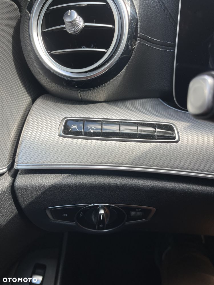 Mercedes-Benz Klasa E 220 d 9G-TRONIC - 20