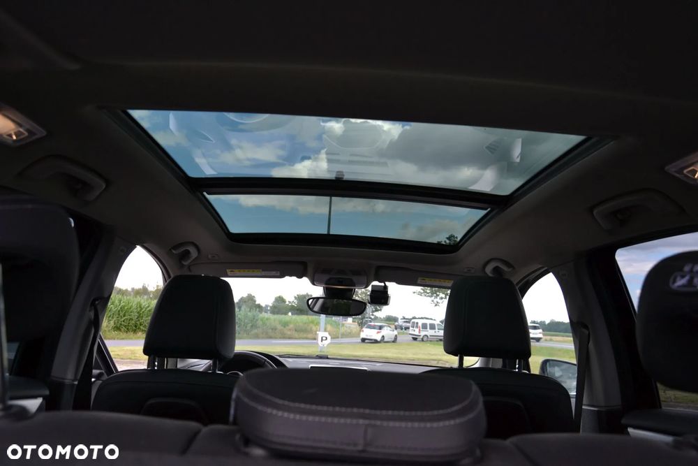 BMW Seria 2 218d - 21