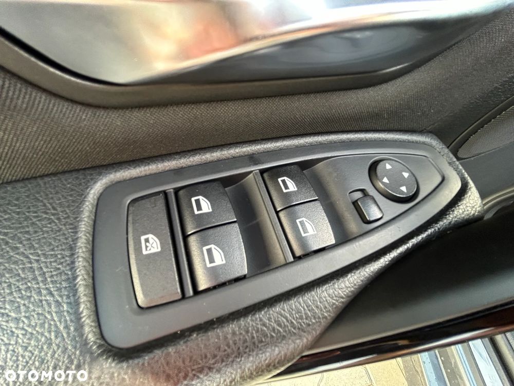 BMW Seria 3 - 34