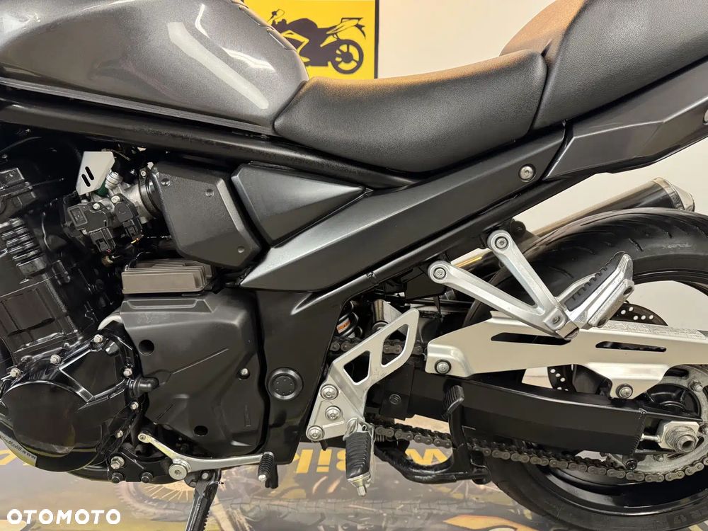 Suzuki Bandit - 24