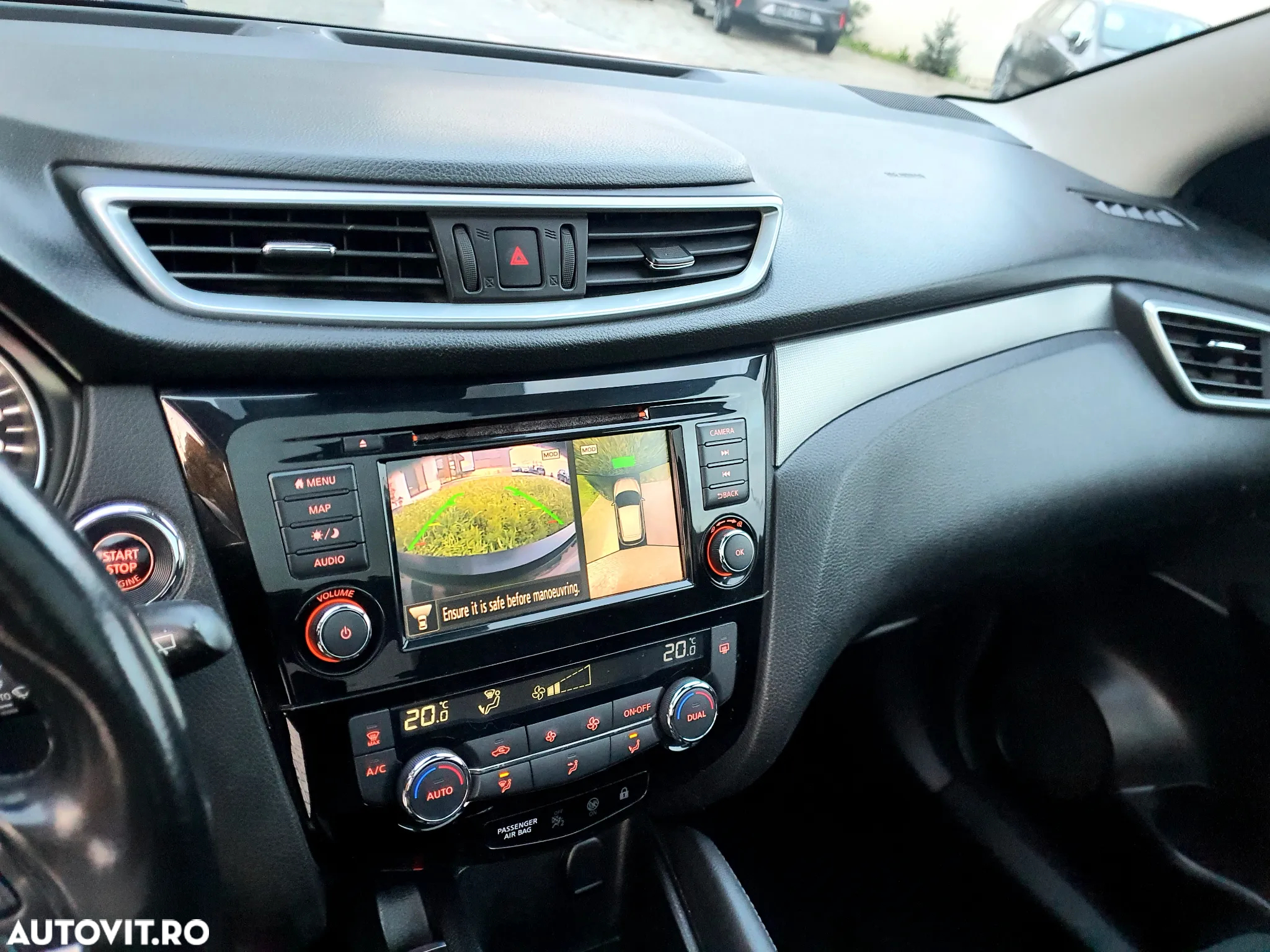 Nissan Qashqai 1.3 DIG-T N-CONNECTA - 26