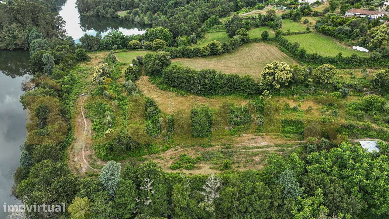 Terreno em Brunhais, Póvoa de Lanhoso - Grande imagem: 5/17