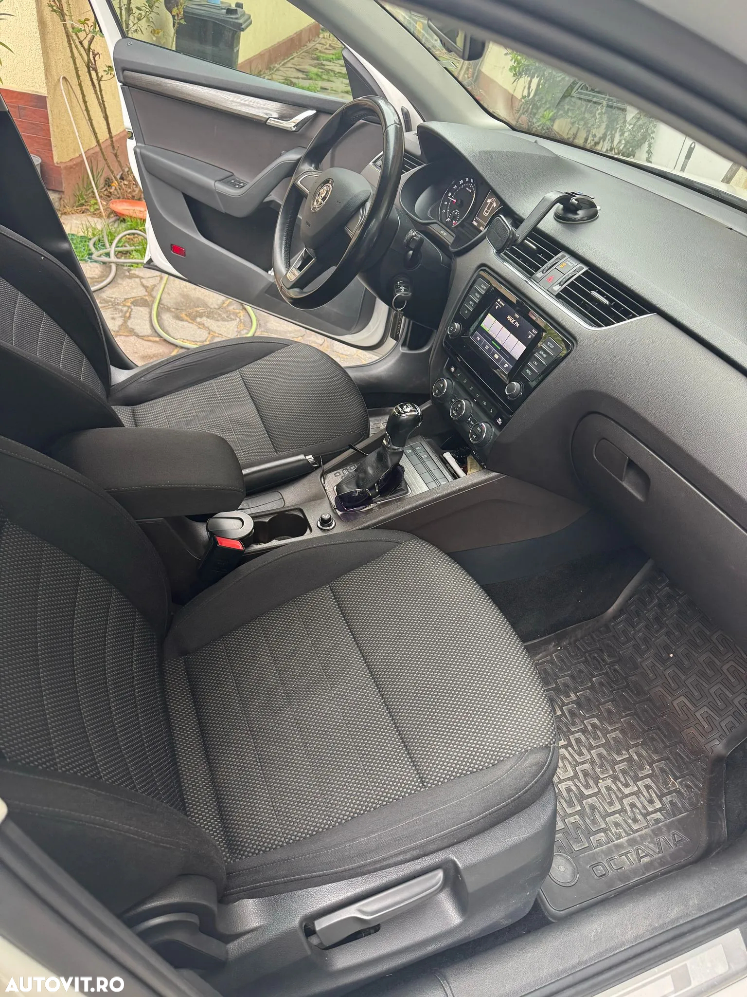 Skoda Octavia 2.0 TDI 4x4 DSG Scout - 9