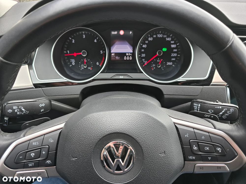 Volkswagen Passat 2.0 TDI SCR DSG 4Motion Elegance - 31