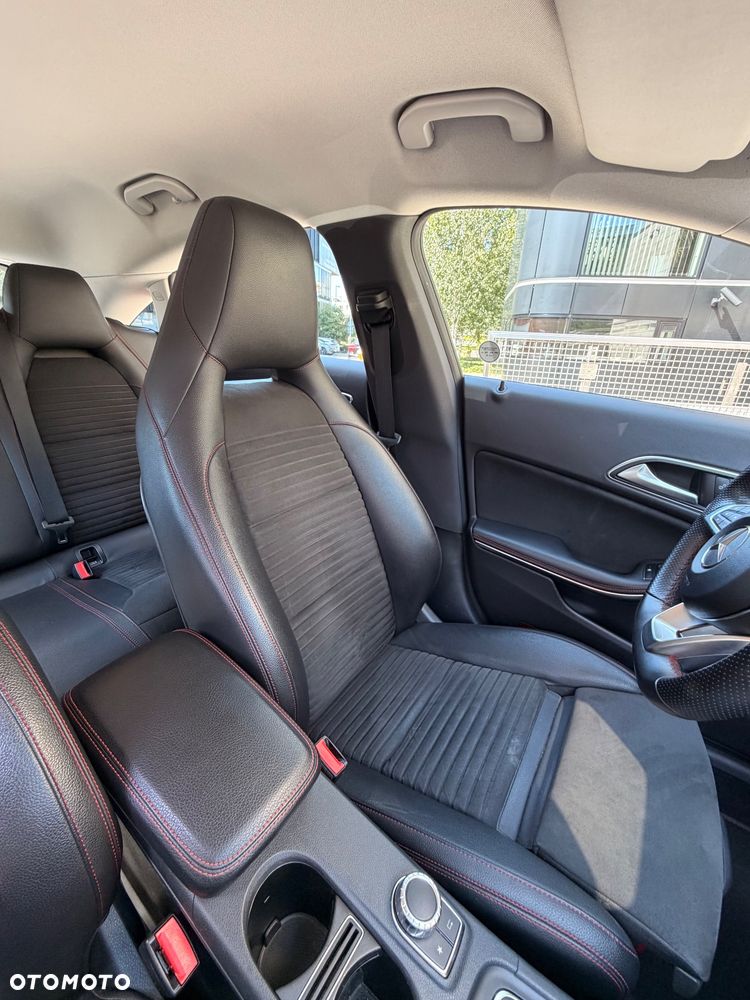 Mercedes-Benz CLA 200 7G-DCT AMG Line - 13