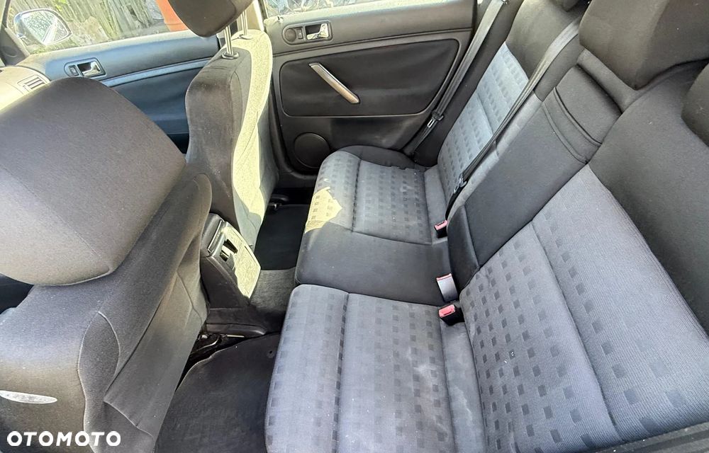 Volkswagen Passat 1.9 TDI Basis - 11