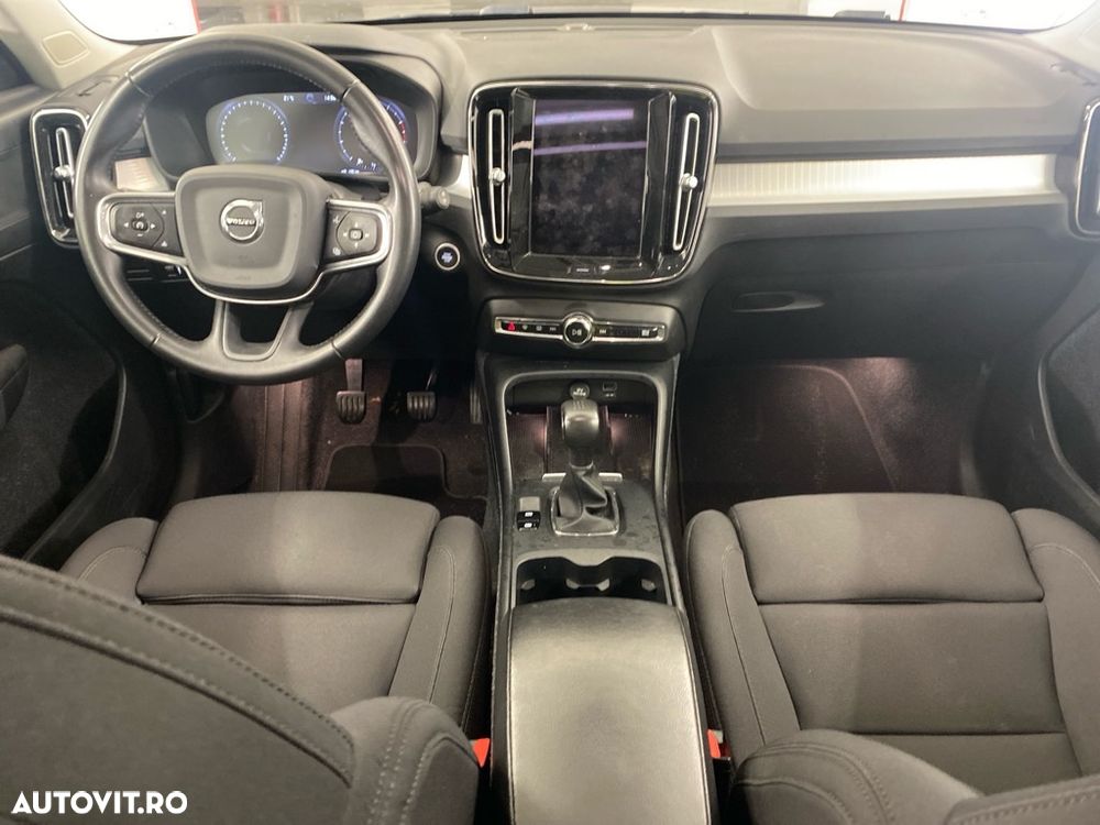 Volvo XC 40 T2 Momentum Pro - 5