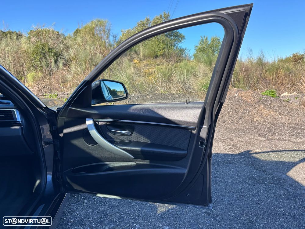 BMW 318 d Touring Pack M Auto - 27