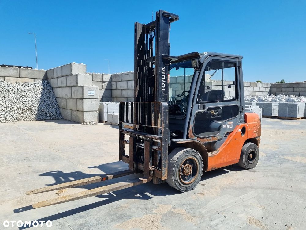 Toyota 02-8FDF30 3000kg Wózek widłowy - 8