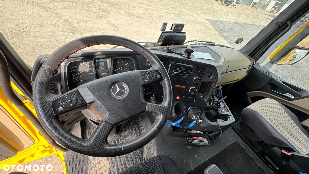 Mercedes-Benz ACTROS - 11