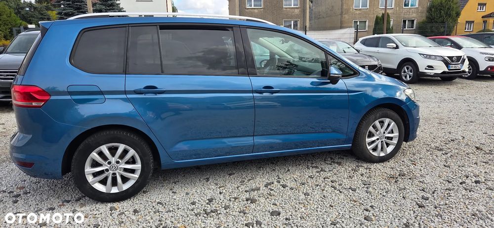 Volkswagen Touran - 20