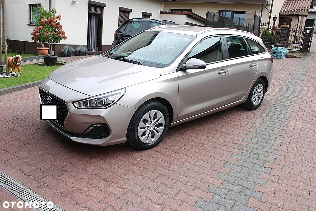 Hyundai i30 1.4 Premiere Comfort - 10