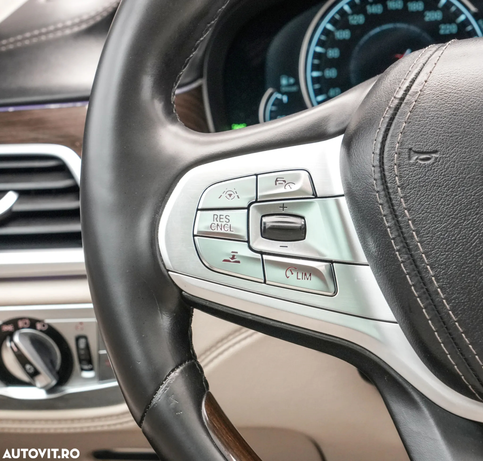 BMW Seria 7 730d xDrive - 27