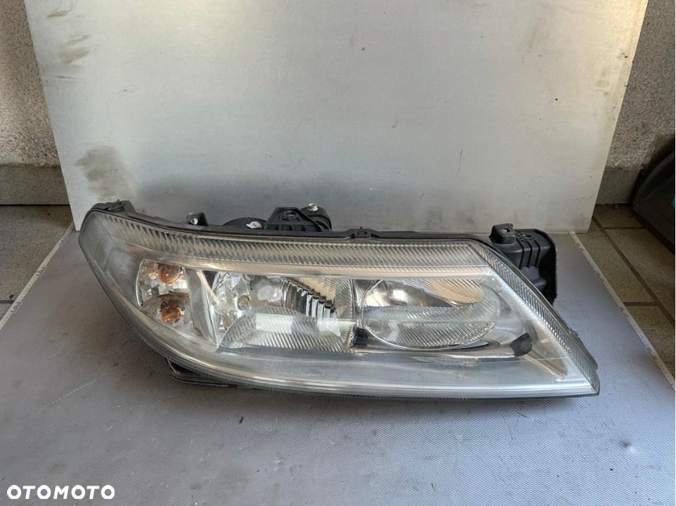 Lampa prawy lewy przód Renault Laguna II 9060906102A - 1