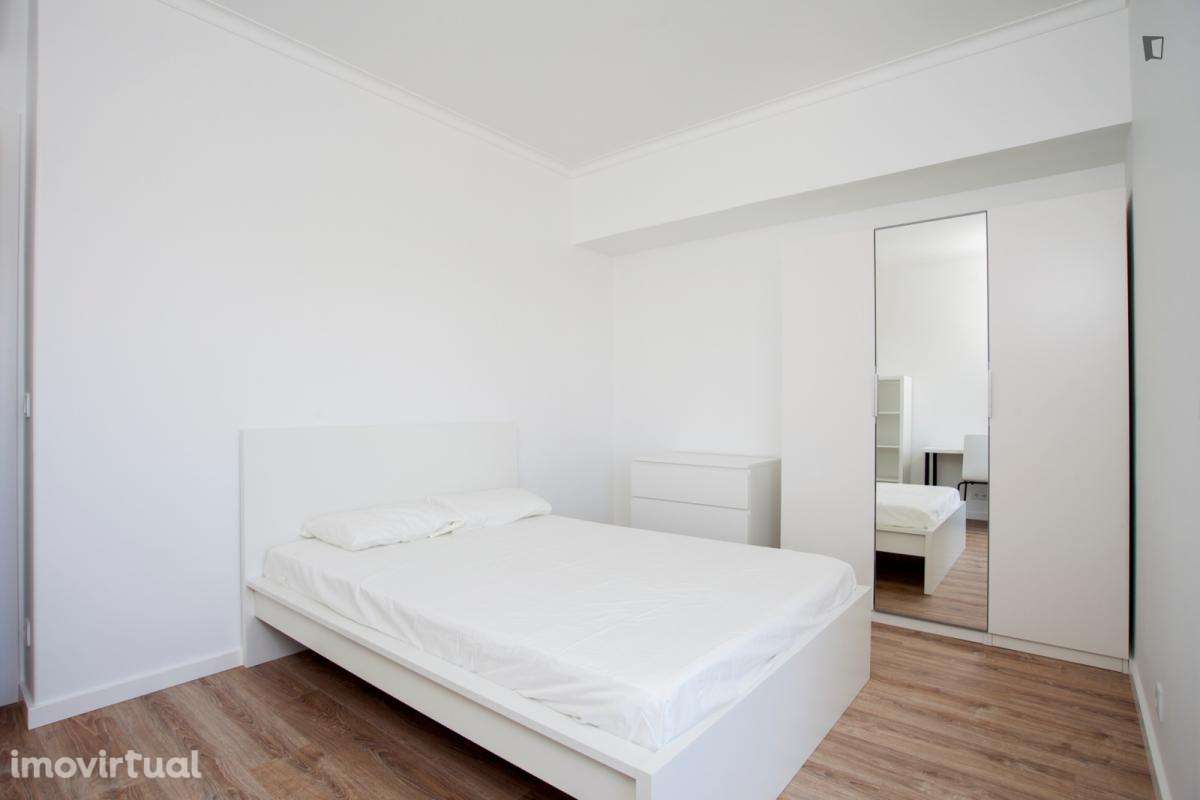 Quarto - localizado em Alvalade Lisbon - Grande imagem: 5/23