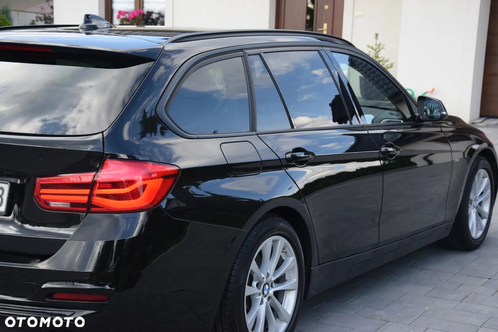 BMW Seria 3 320i Touring Sport Line - 16
