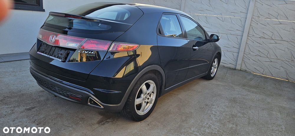 Honda Civic 1.8i-VTEC Sport - 8