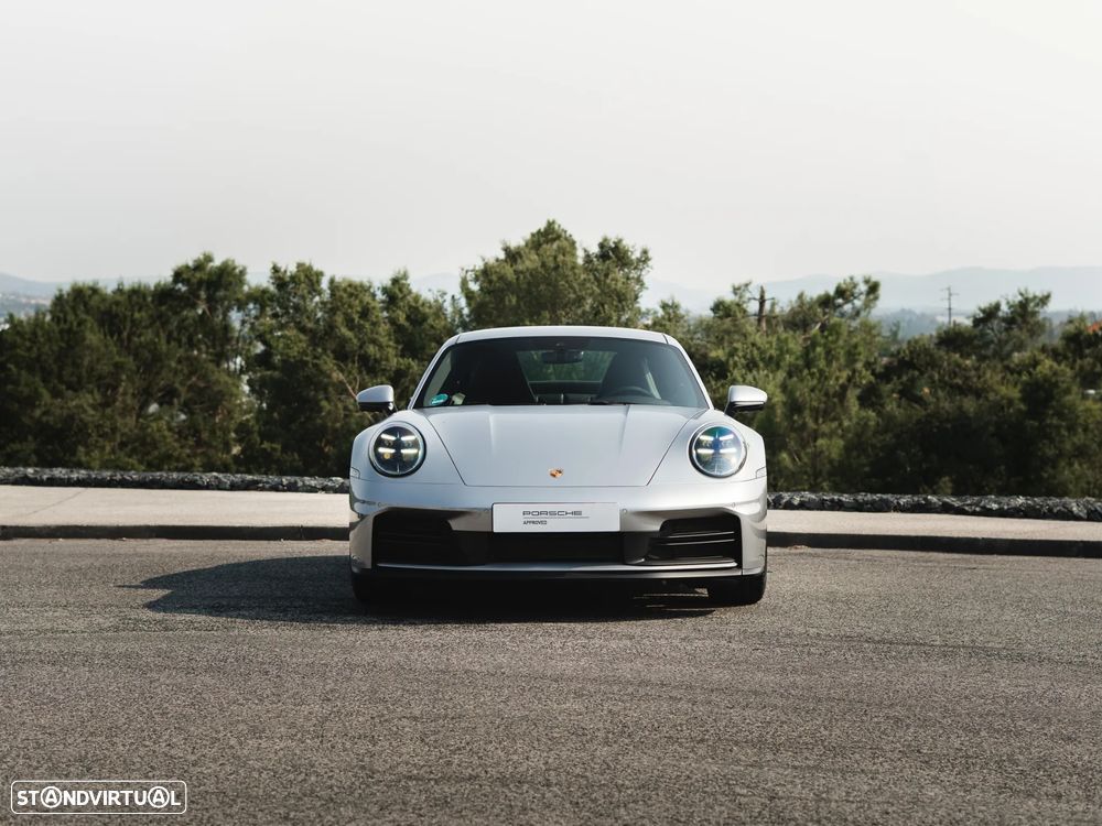 Porsche 911 (992) Carrera - 11