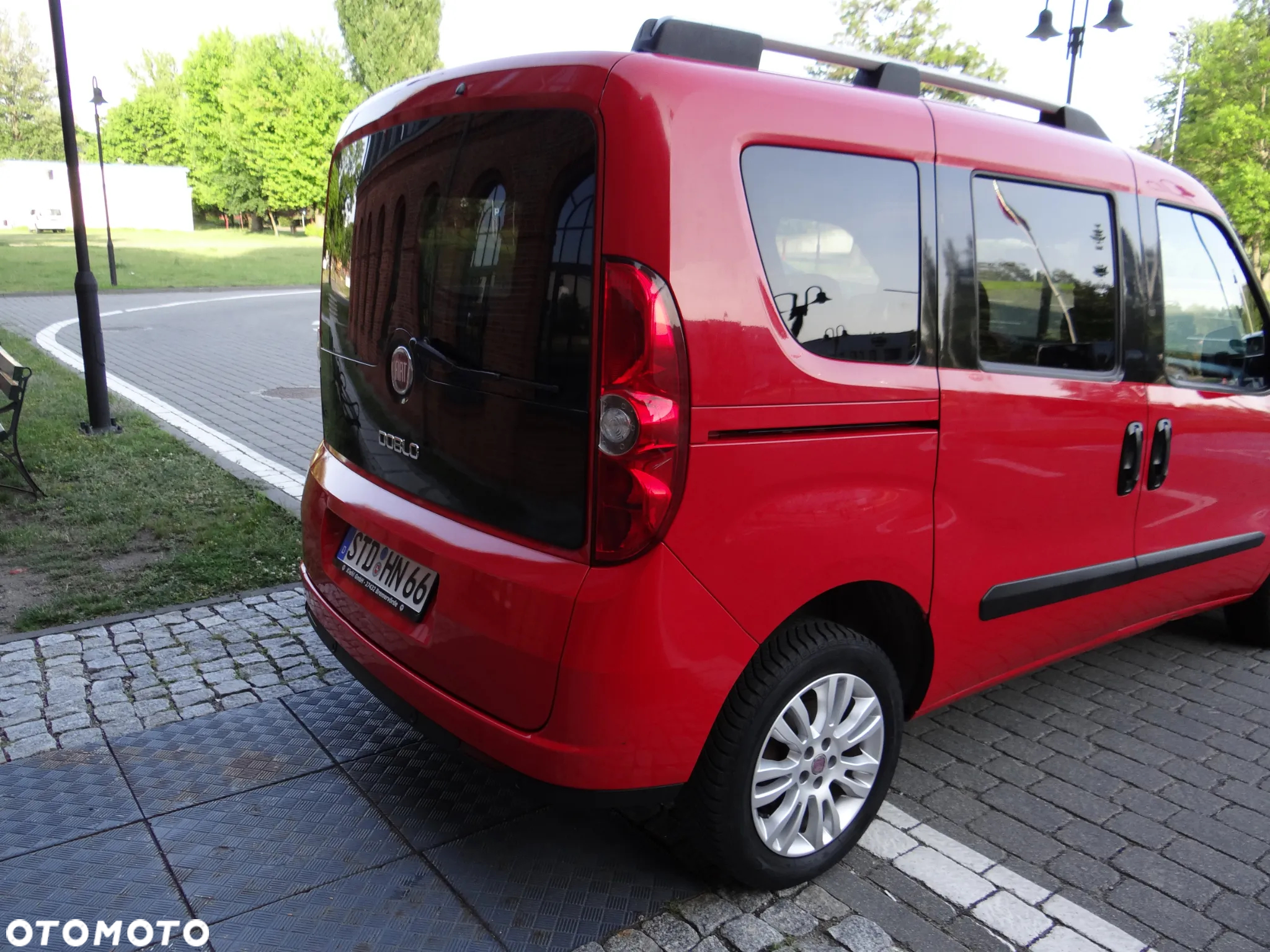 Fiat Doblo 1.4 16V Emotion - 13