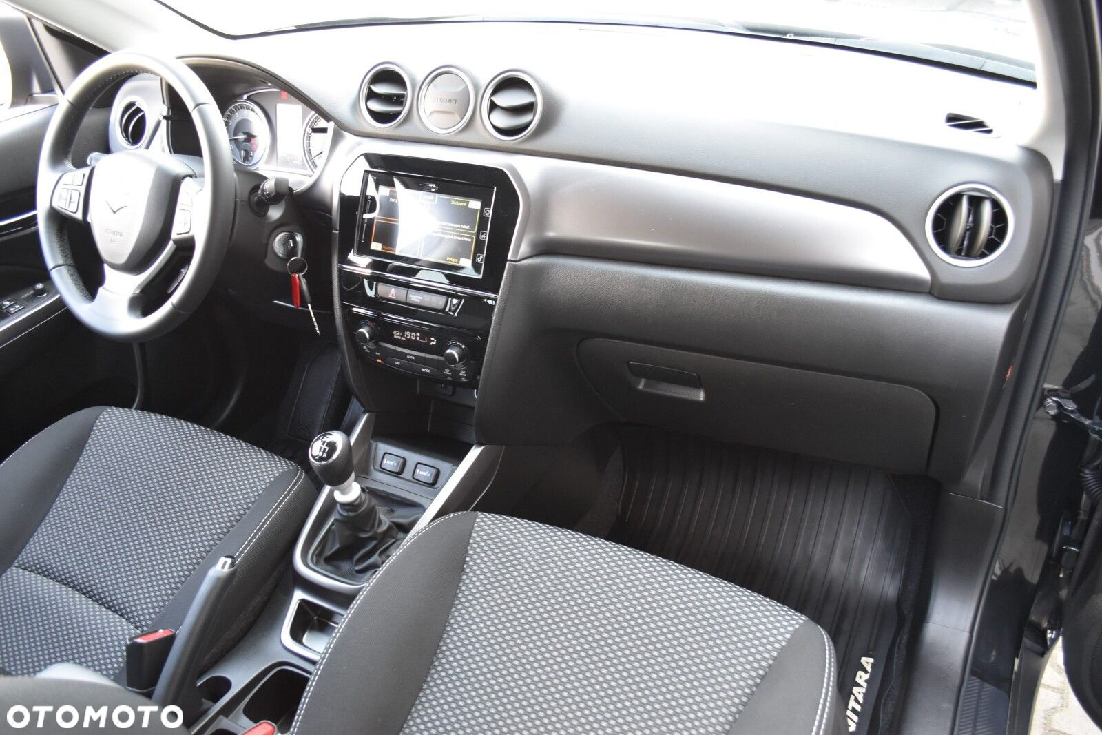 Suzuki Vitara - 11