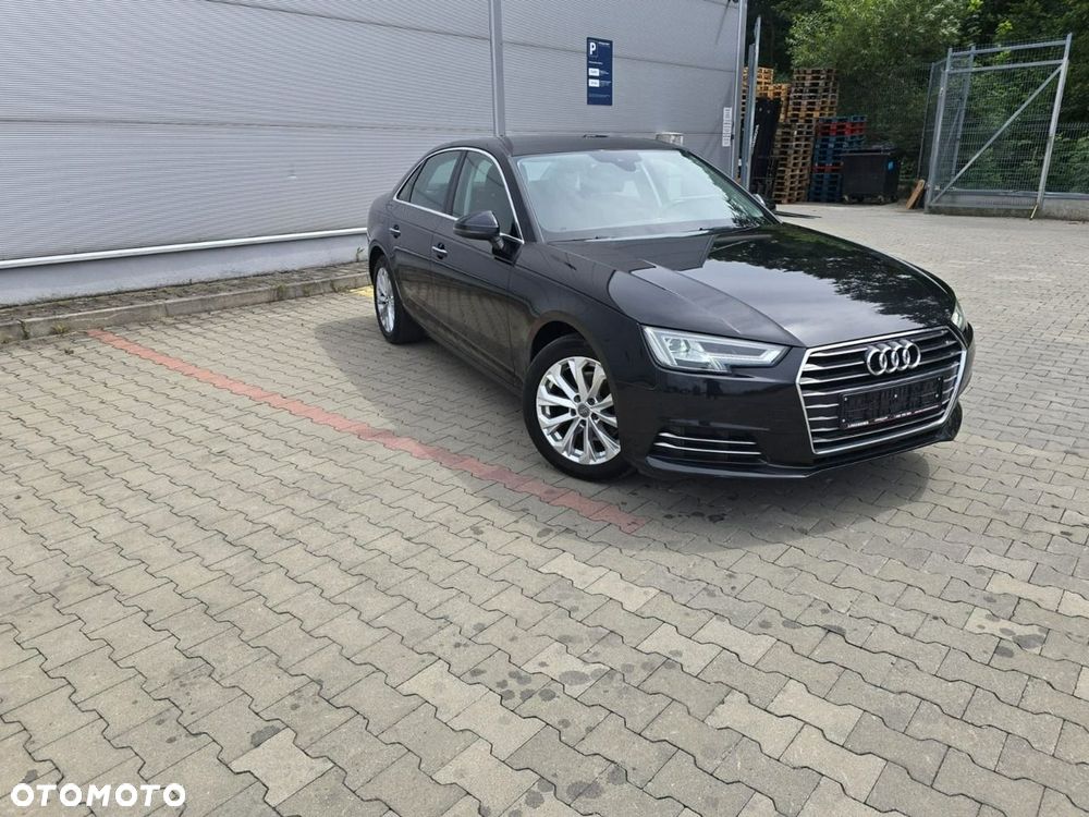Audi A4 Limousine - 8