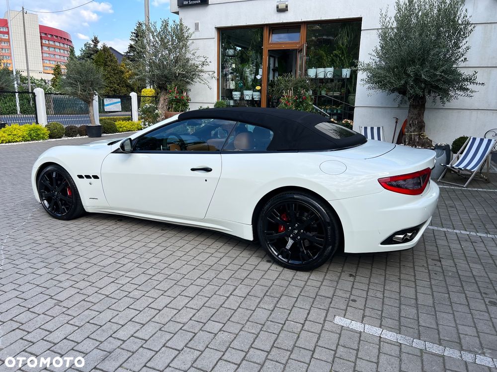 Maserati GranTurismo S Automatik - 16