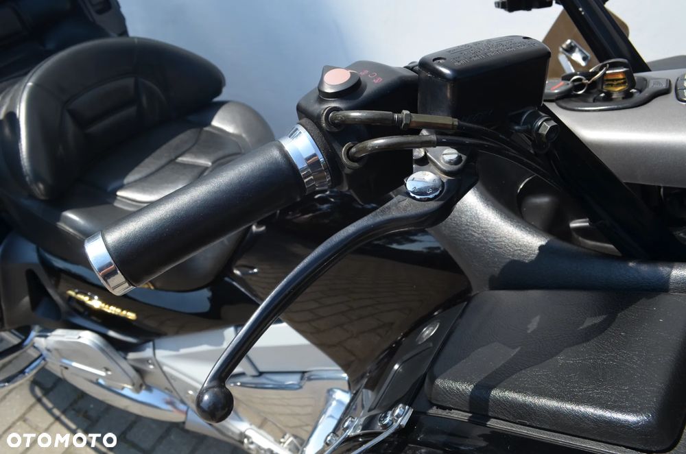 Honda GL - 16