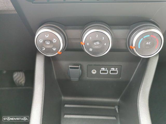 Renault Clio 1.0 TCe Evolution Bi-Fuel - 11