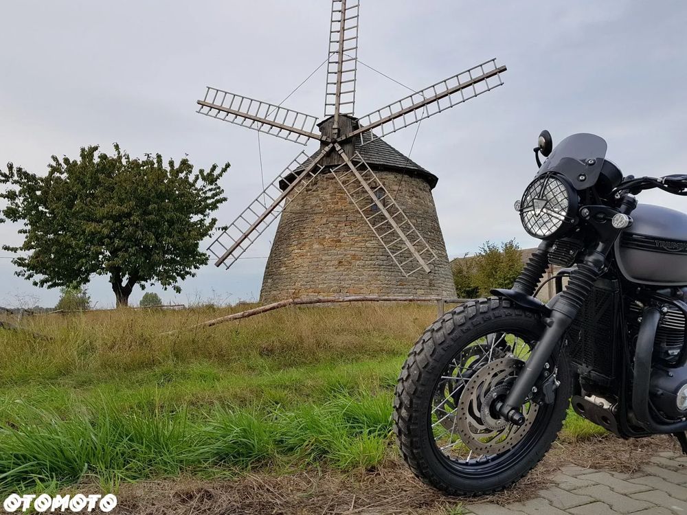 Triumph Bonneville - 15