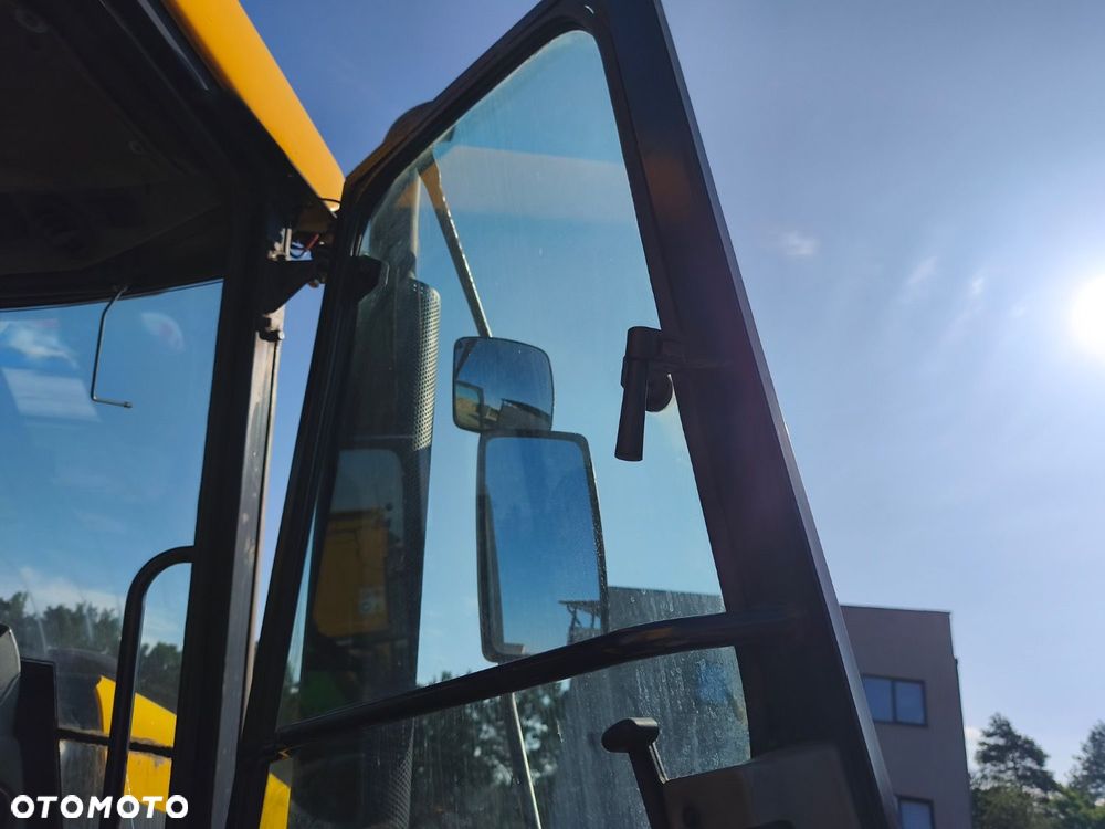 JCB Fastrac 3185 4X4 - 18