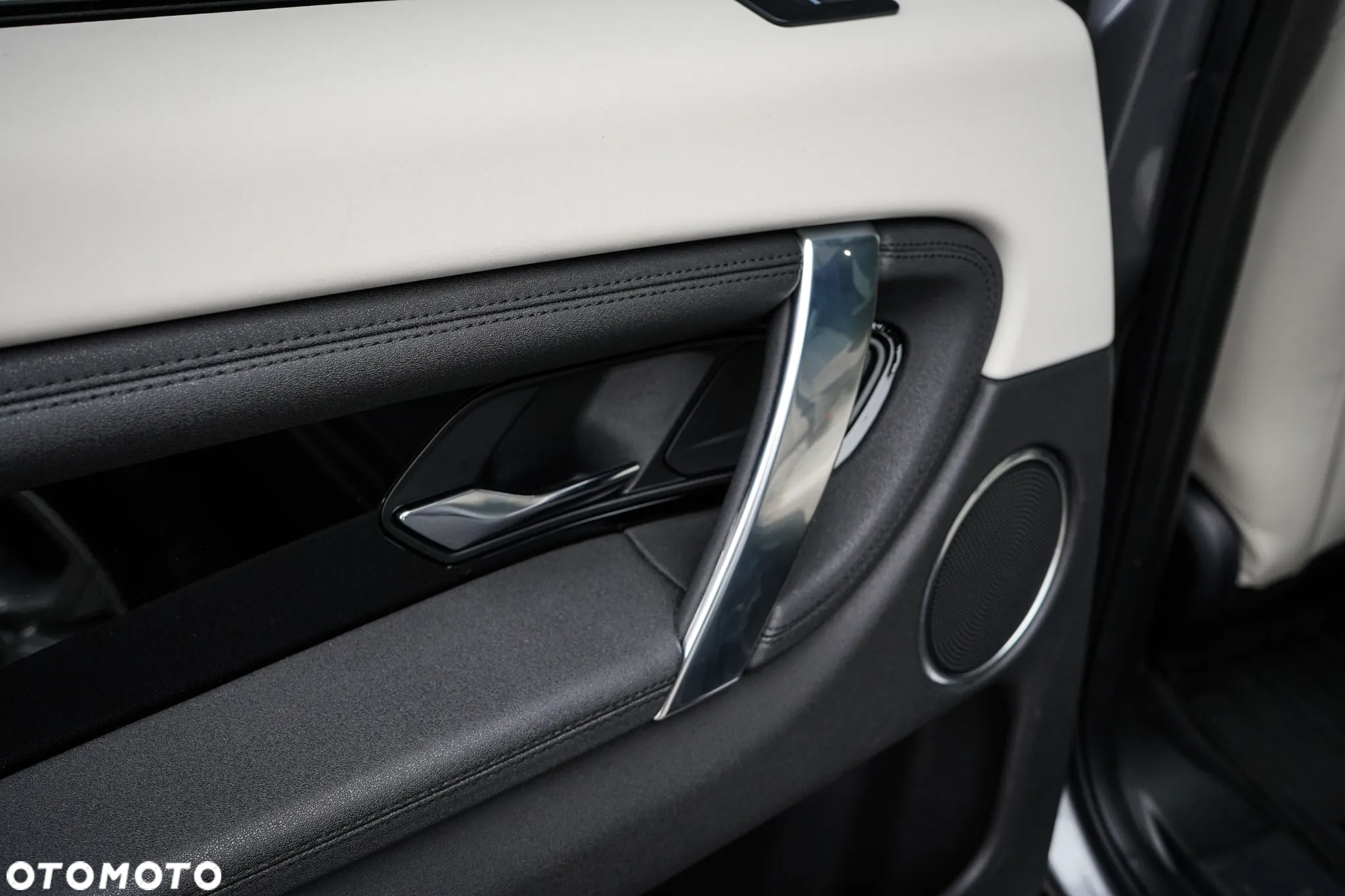 Land Rover Discovery Sport - 21
