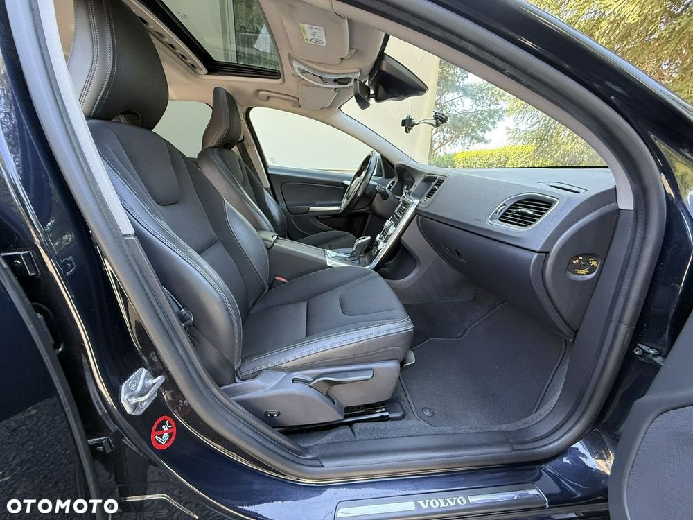 Volvo V60 T3 Geartronic Momentum - 19