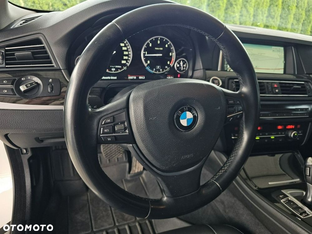 BMW Seria 5 520d xDrive Luxury Line - 13