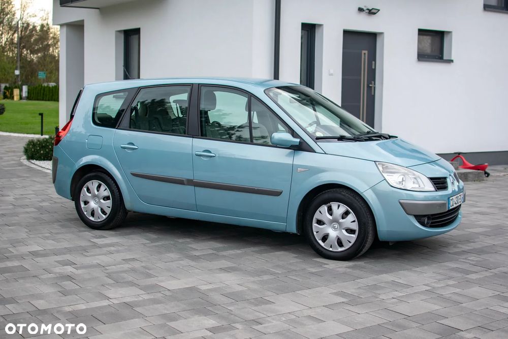 Renault Grand Scenic - 10