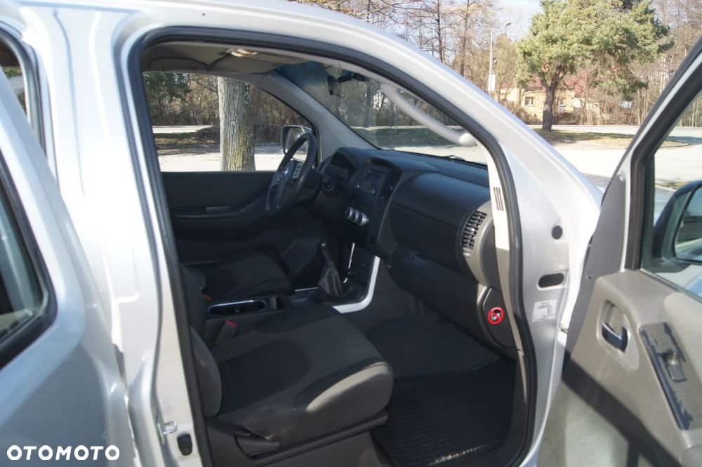 Nissan Navara 2.5 D LE Long - 14