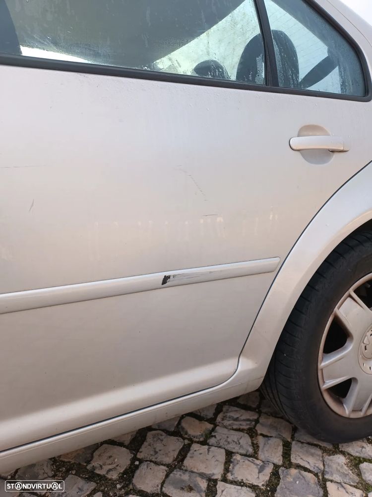 VW Bora 1.9 TDi Highline - 21