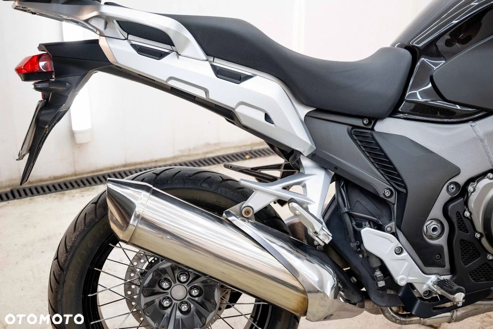 Honda VFR - 15