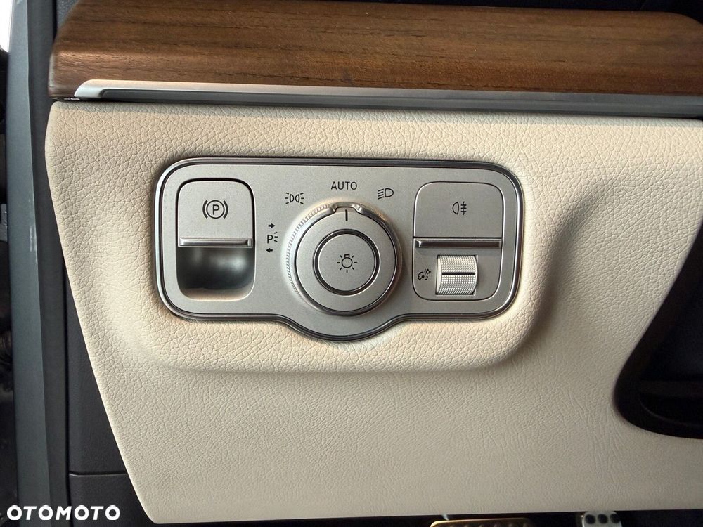 Mercedes-Benz GLS - 26