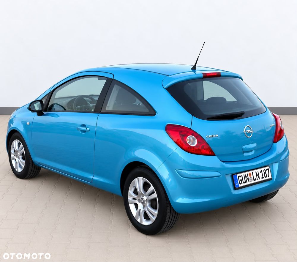 Opel Corsa 1.2 16V Essentia - 3
