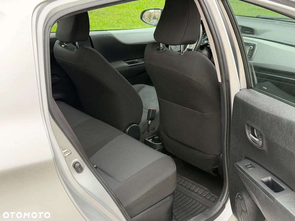 Toyota Yaris Hybrid 100 Premium - 26