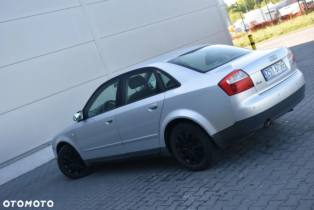Audi A4 Limousine - 3