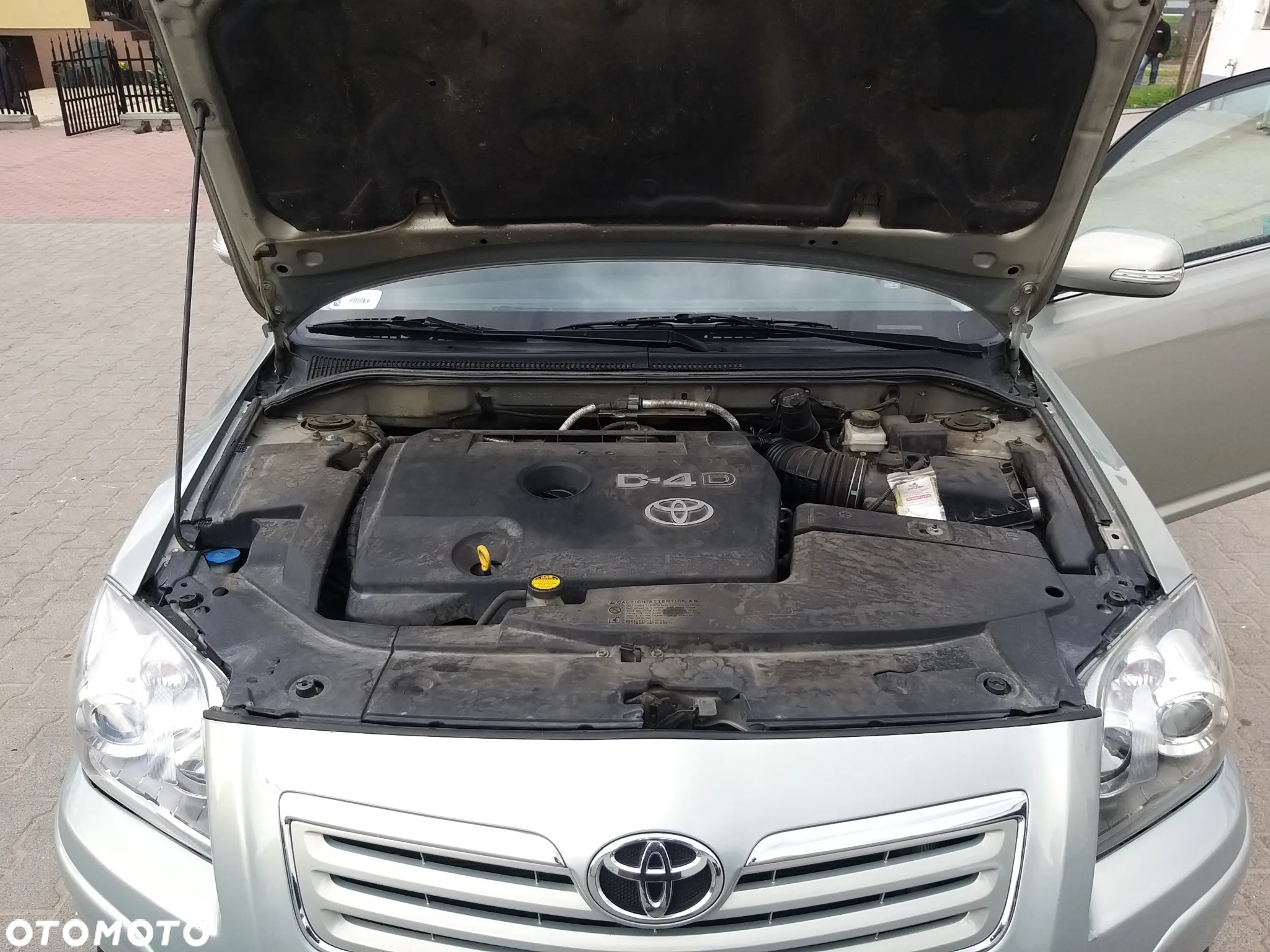 Toyota Avensis - 8