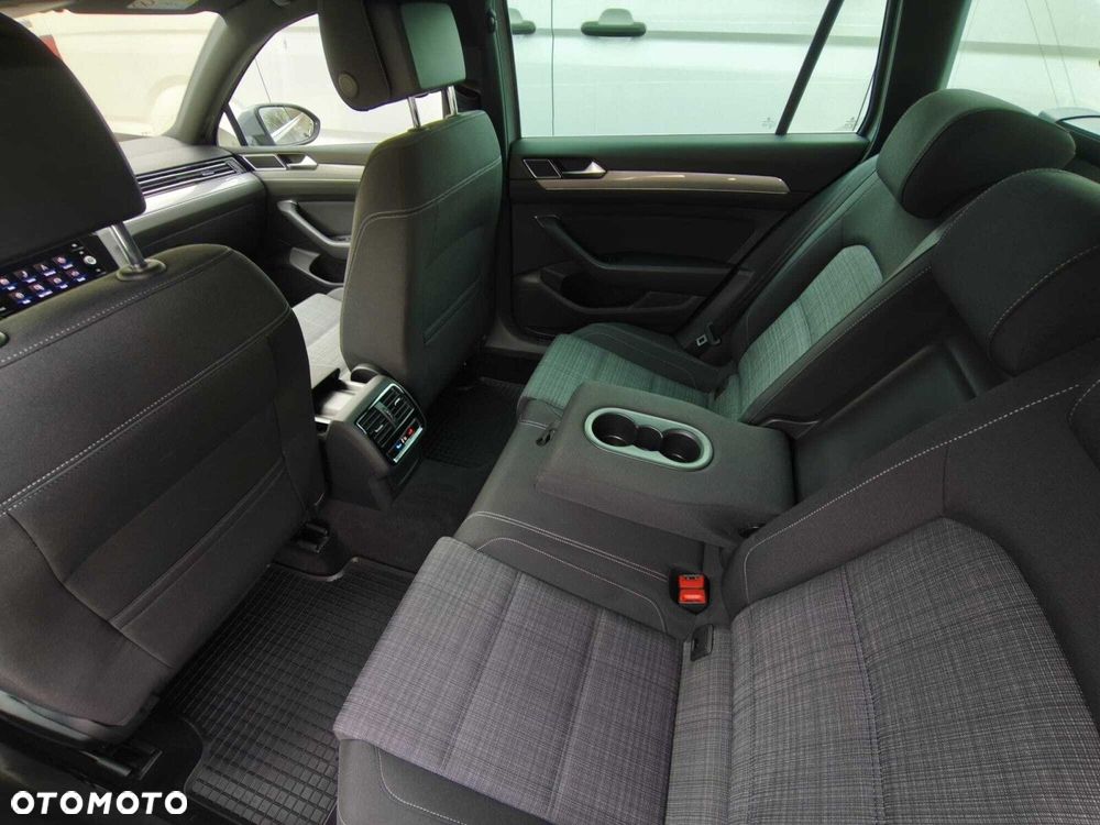 Volkswagen Passat 2.0 TDI EVO Business DSG - 19