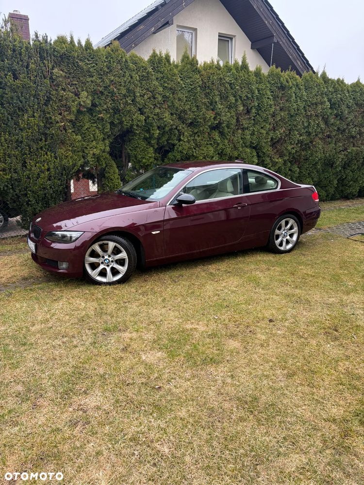 BMW Seria 3 330i - 3