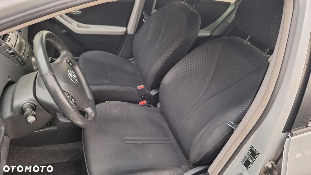 Toyota Yaris 1.33 VVT-i Executive - 11