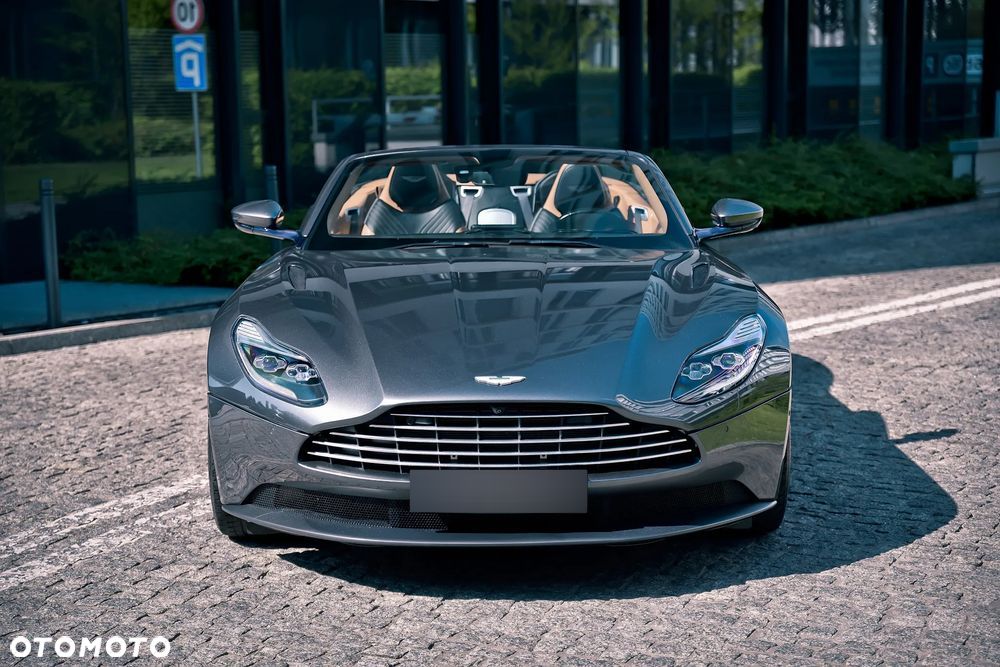 Aston Martin DB11 V8 Volante - 7