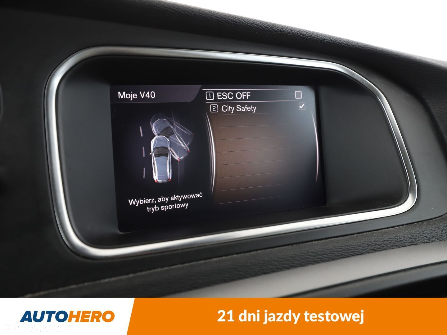Volvo V40 Cross Country - 24