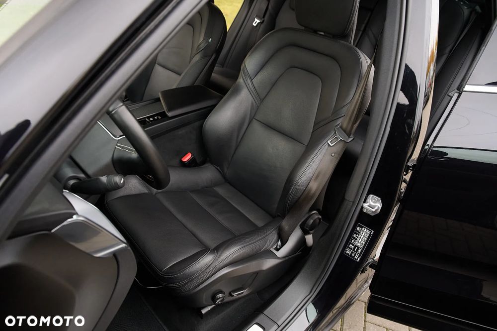 Volvo XC 60 D3 Momentum Pro - 29