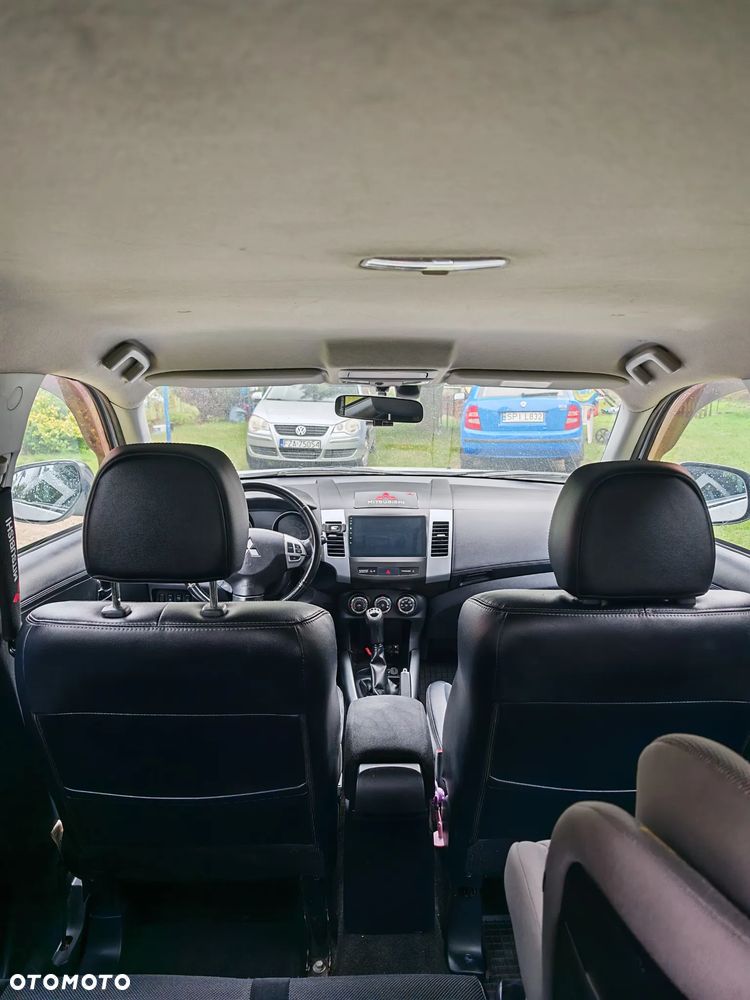 Mitsubishi Outlander 2.0 Invite 2WD EU5 - 11