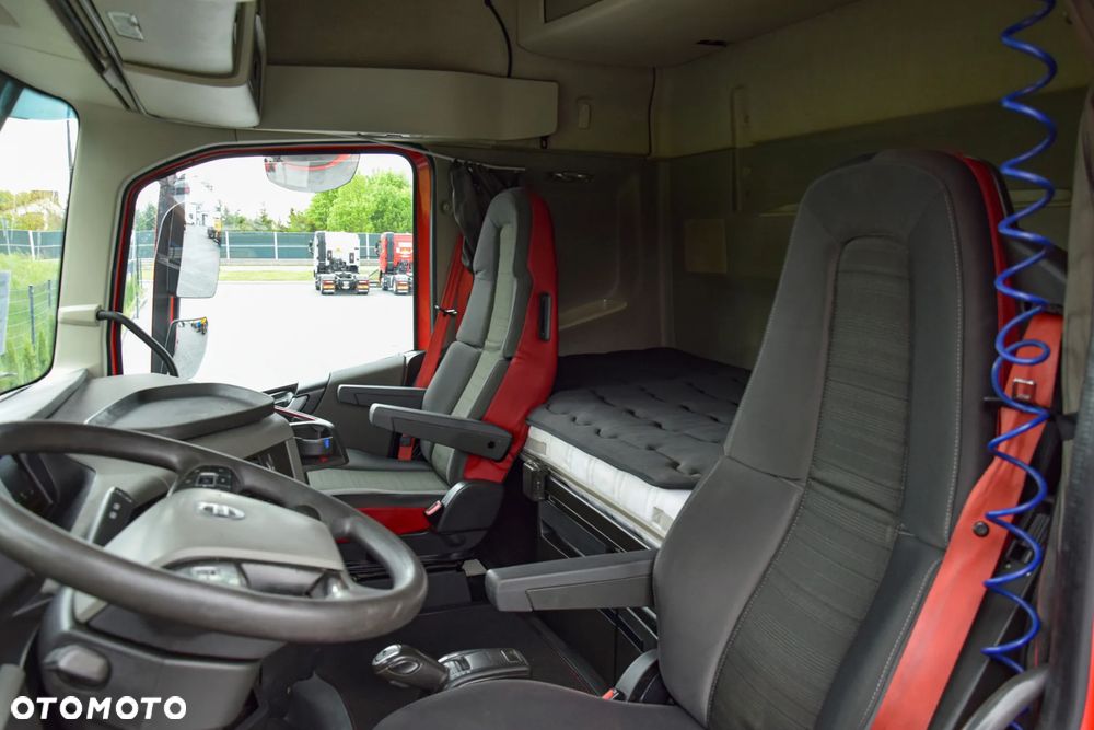 Volvo FH540 / 6x2 / EURO 6 / PUSHER / OŚ SKRĘTNA-PODNOSZONA / RETARDER / KLIMATYZACJA POSTOJOWA / NAWIGACJA / ACC / LEDY / 2 ZBIORNIKI PALIWA / ALUFELGI / SERWISOWANY / SPROWADZONY - 39